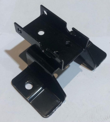 Кронштейн крепления корпуса топливного фильтра Газель Next дв. 2.8 Cummins