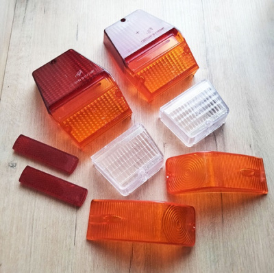 Стекло зад фонарей + передних повторителей Волга 2410 комплект