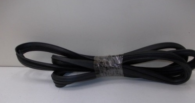 Уплотнитель заднего стекла Волга все модели