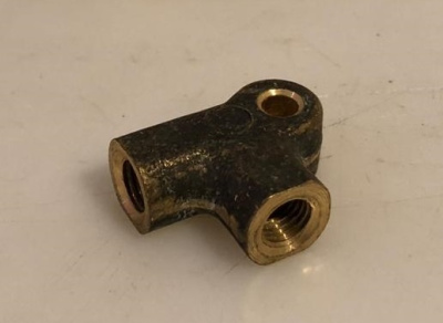 Муфта (уголок) соединительная тормозных шлангов Газель Соболь с ABS