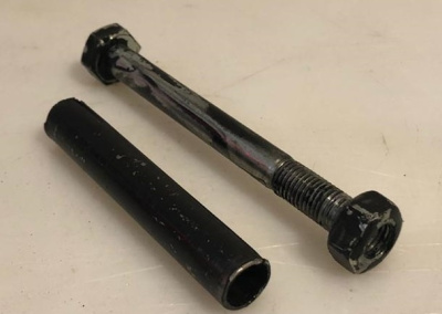 Болт листа рессоры стяжной с втулкой