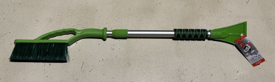 Щетка - скребок от снега телескопическая
