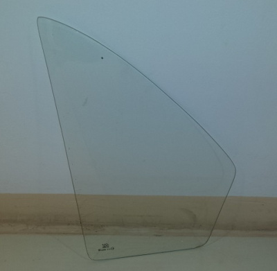 Стекло передней правой двери неподвижное Газель, Соболь (форточка)