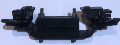 Траверса поперечина КПП (опора двигателя задняя) на подушке. Волга все модели